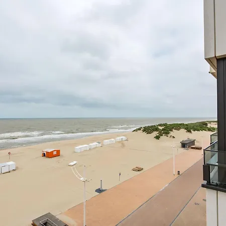 On Zeedijk With Sea View *