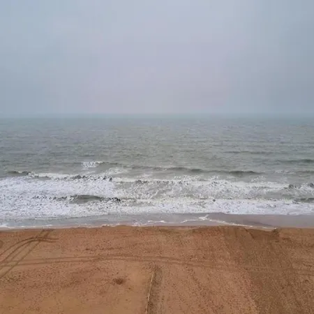 On Zeedijk With Sea View *